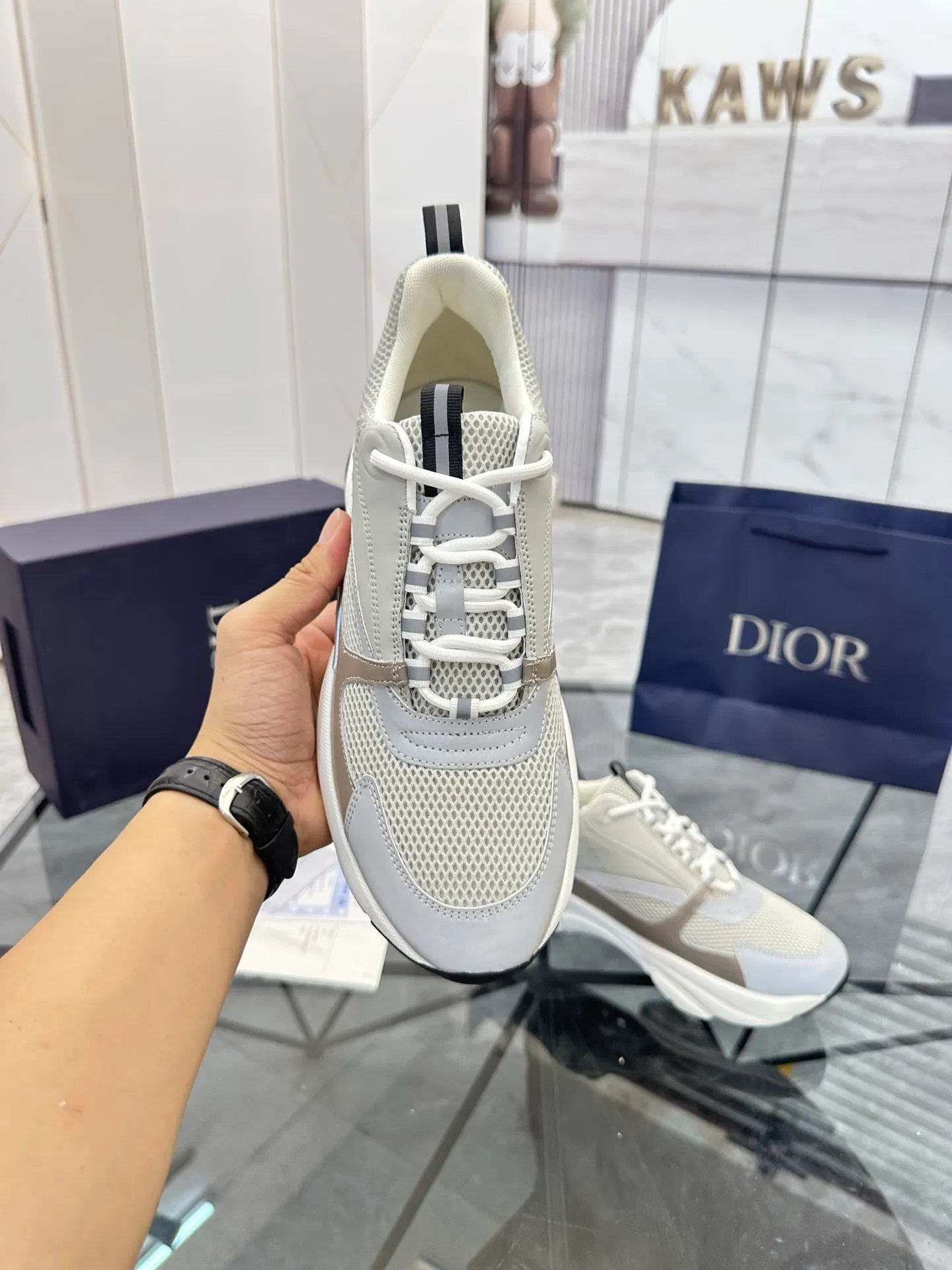 Men's shoes: 💰P460¥ Ready in Guangzhou, fully packaged Product trademark: Dior* "Dior*" low-top casual shoes Regular size: 38-46 (can be customized to 47) B22 Product materials: imported cowhide leather upper spliced ​​with original fabric, breathable lining, original outsole. Number: 920